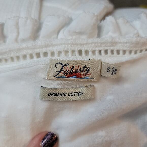 Faherty- Women's organic cotton- White long sleeve button up blouse- size small - Picture 6 of 7